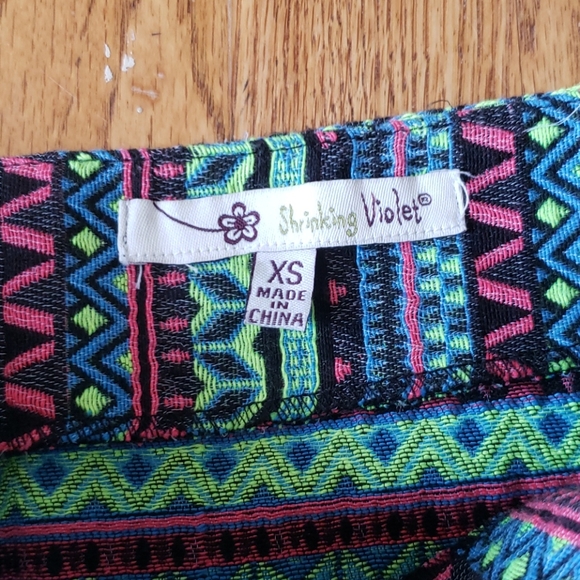 Patterned mini skirt - Picture 2 of 3